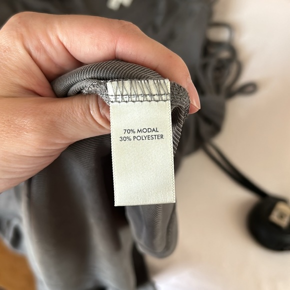 BKE women’s gray ribbed cold shoulder dress or tunic top size medium - Picture 7 of 8